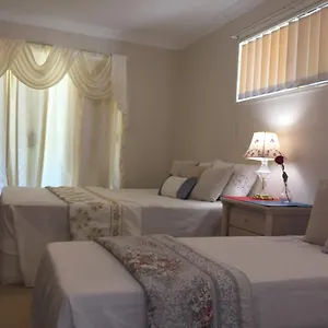  Guest house Theme Parks Amituofo Homestay Australia